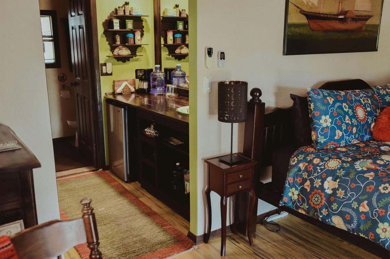 Vinofilia Wine Country Inn บาเย เด กัวลาลูเป ภายนอก รูปภาพ